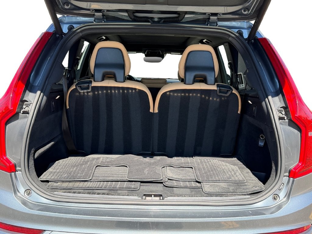 2017 Volvo XC90 T6 Momentum