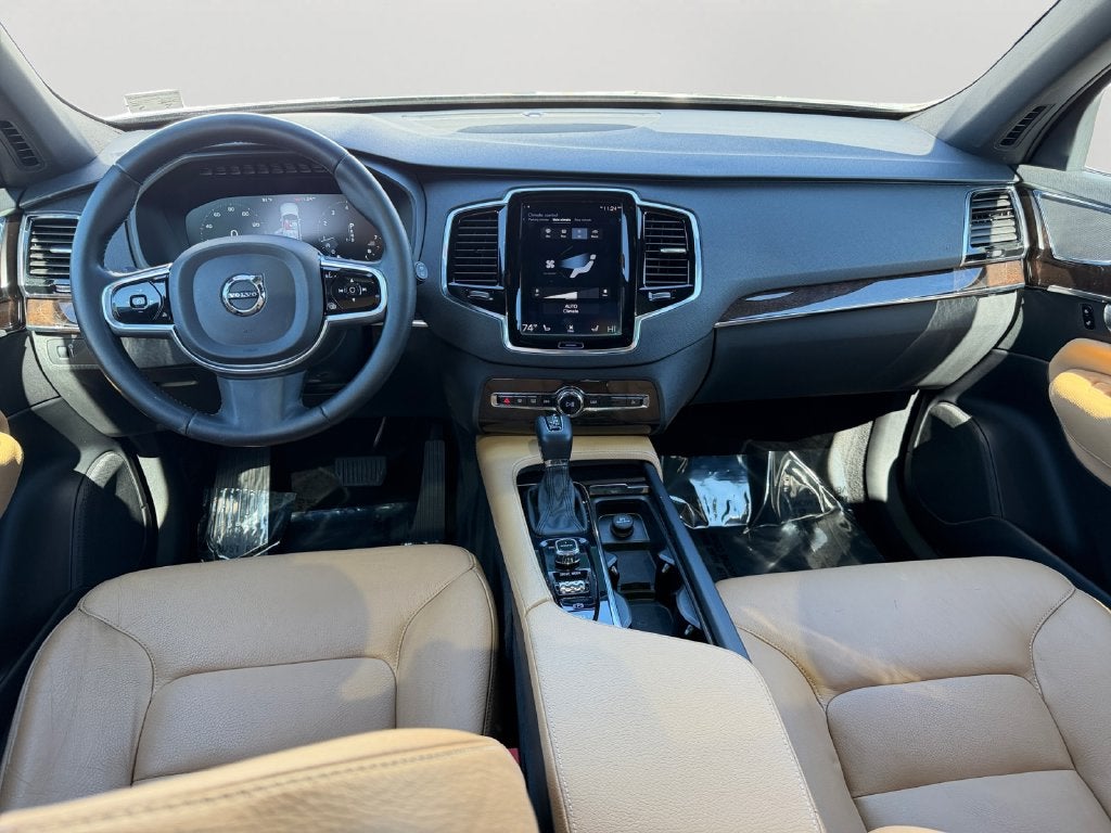 2017 Volvo XC90 T6 Momentum