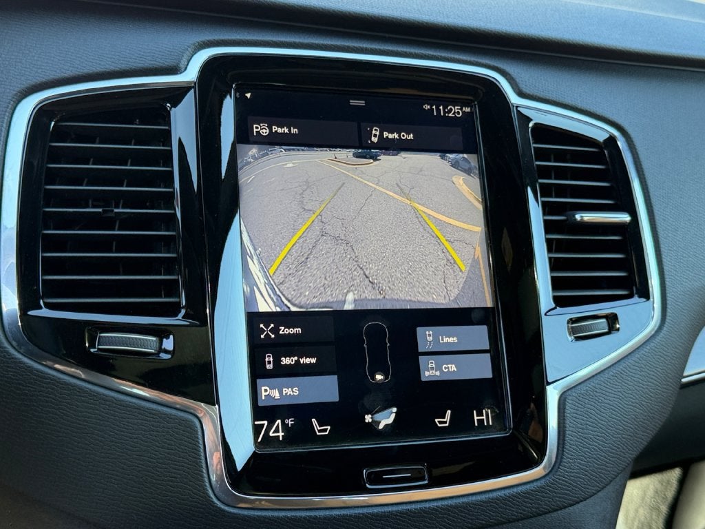 2017 Volvo XC90 T6 Momentum