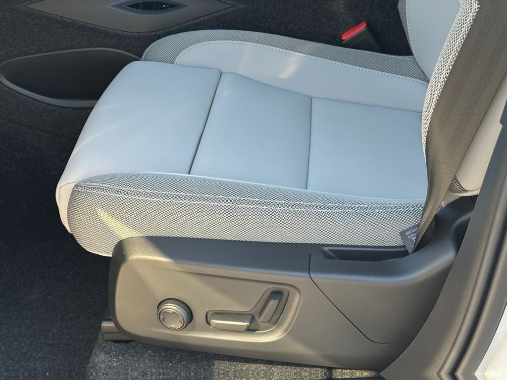 2026 Volvo EX40 Twin Motor Plus