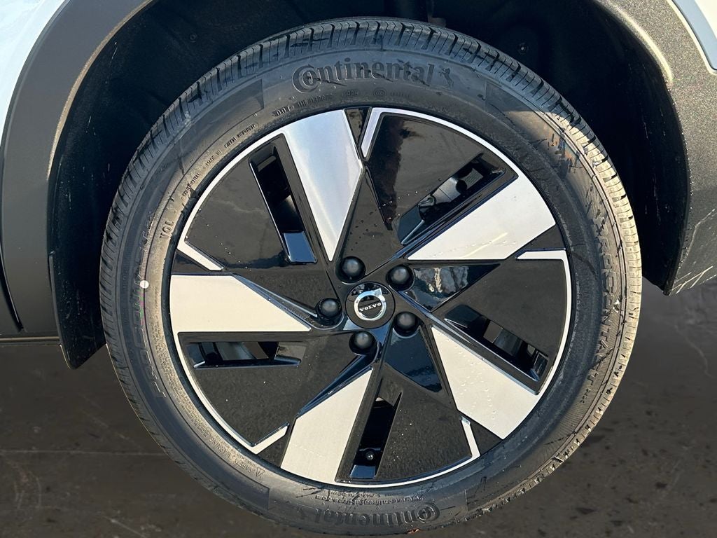 2026 Volvo EX40 Twin Motor Plus