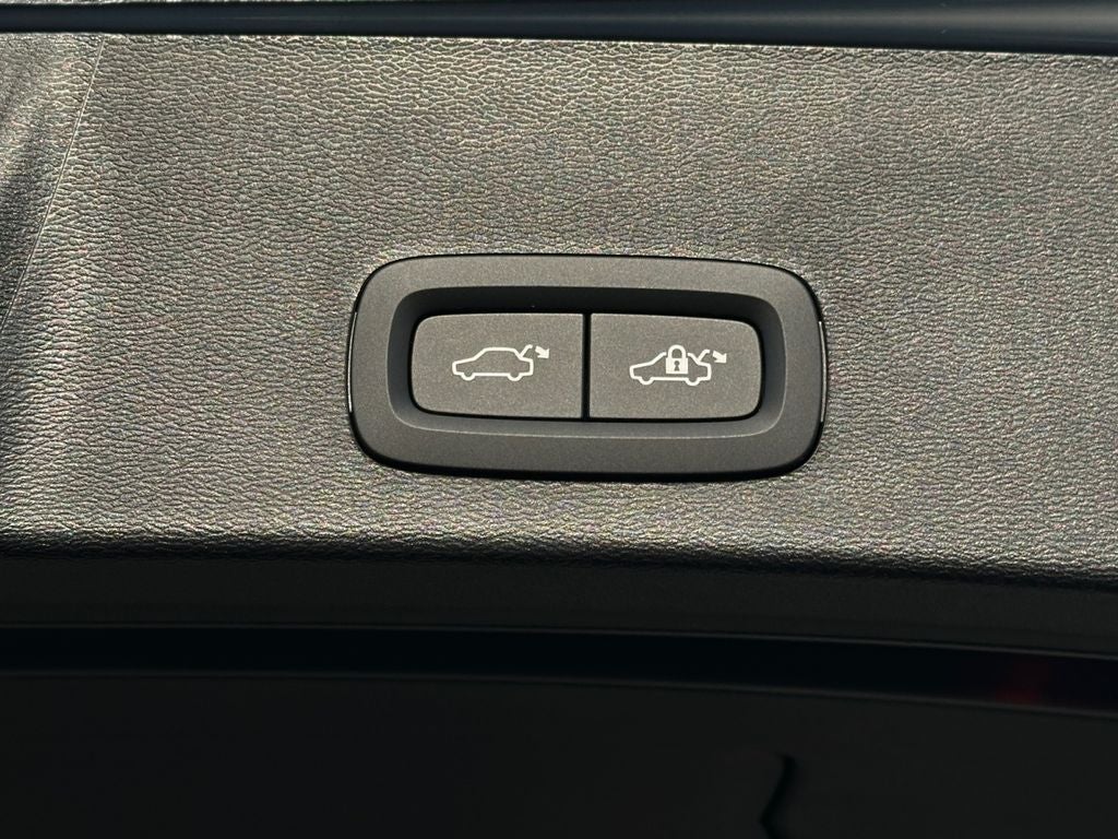 2026 Volvo EX40 Twin Motor Plus