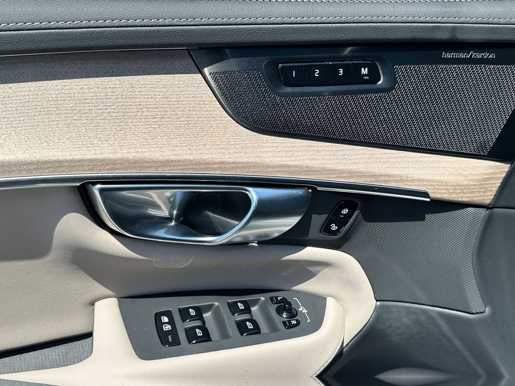 2025 Volvo XC90 Plug-In Hybrid T8 Plus 7 Passenger 2025.5