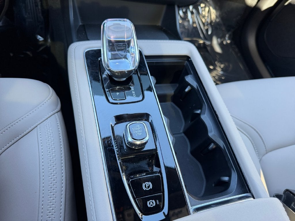 2026 Volvo XC90 Plug-In Hybrid T8 Plus 7 Passenger