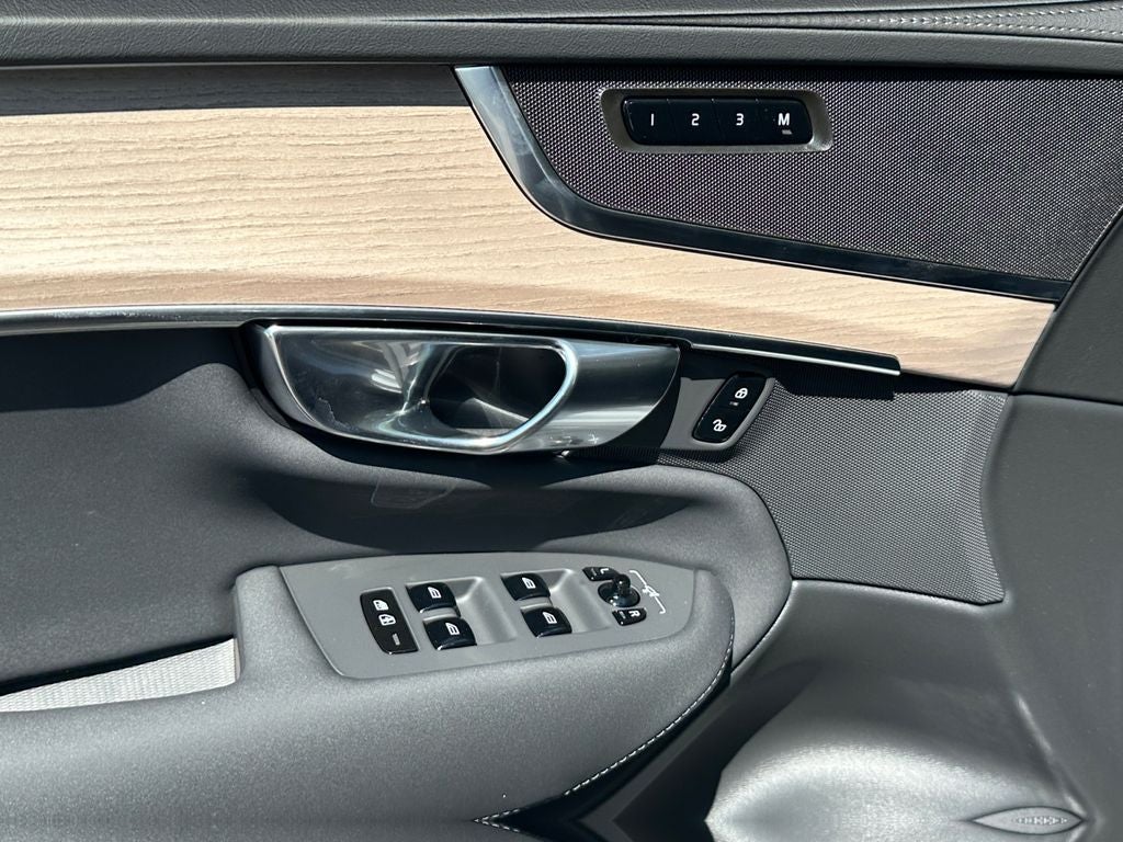 2026 Volvo XC90 Plug-In Hybrid T8 Plus 7 Passenger
