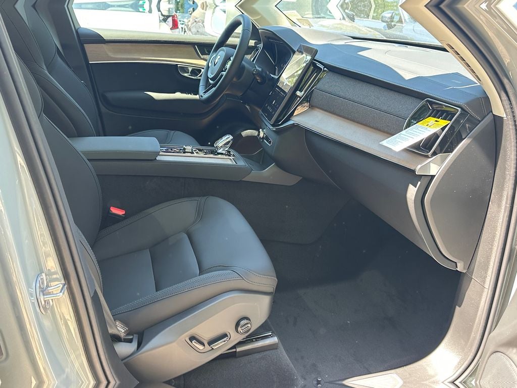 2026 Volvo XC90 Plug-In Hybrid T8 Plus 7 Passenger
