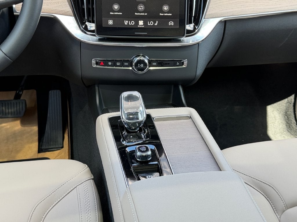 2026 Volvo XC90 Plug-In Hybrid T8 Plus 7 Passenger