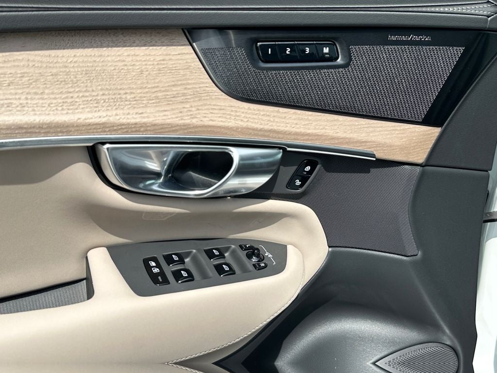 2026 Volvo XC90 Plug-In Hybrid T8 Plus 7 Passenger