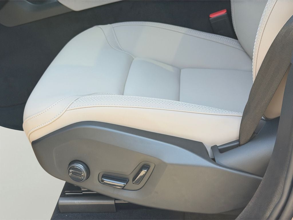 2026 Volvo XC90 Plug-In Hybrid T8 Plus 7 Passenger