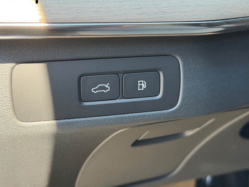 2026 Volvo XC90 Plug-In Hybrid T8 Plus 7 Passenger