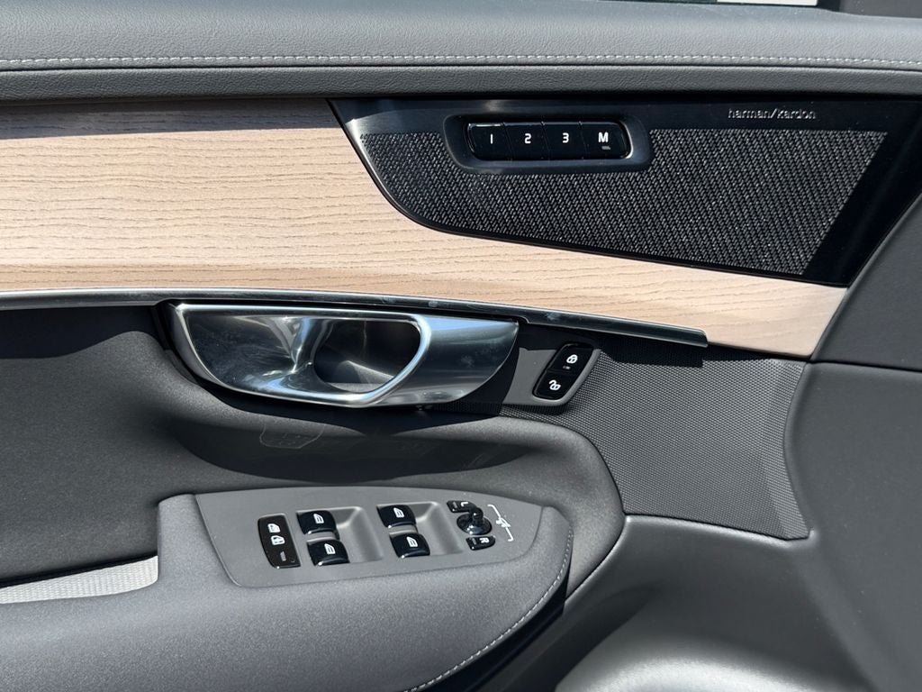 2026 Volvo XC90 Plug-In Hybrid T8 Plus 7 Passenger