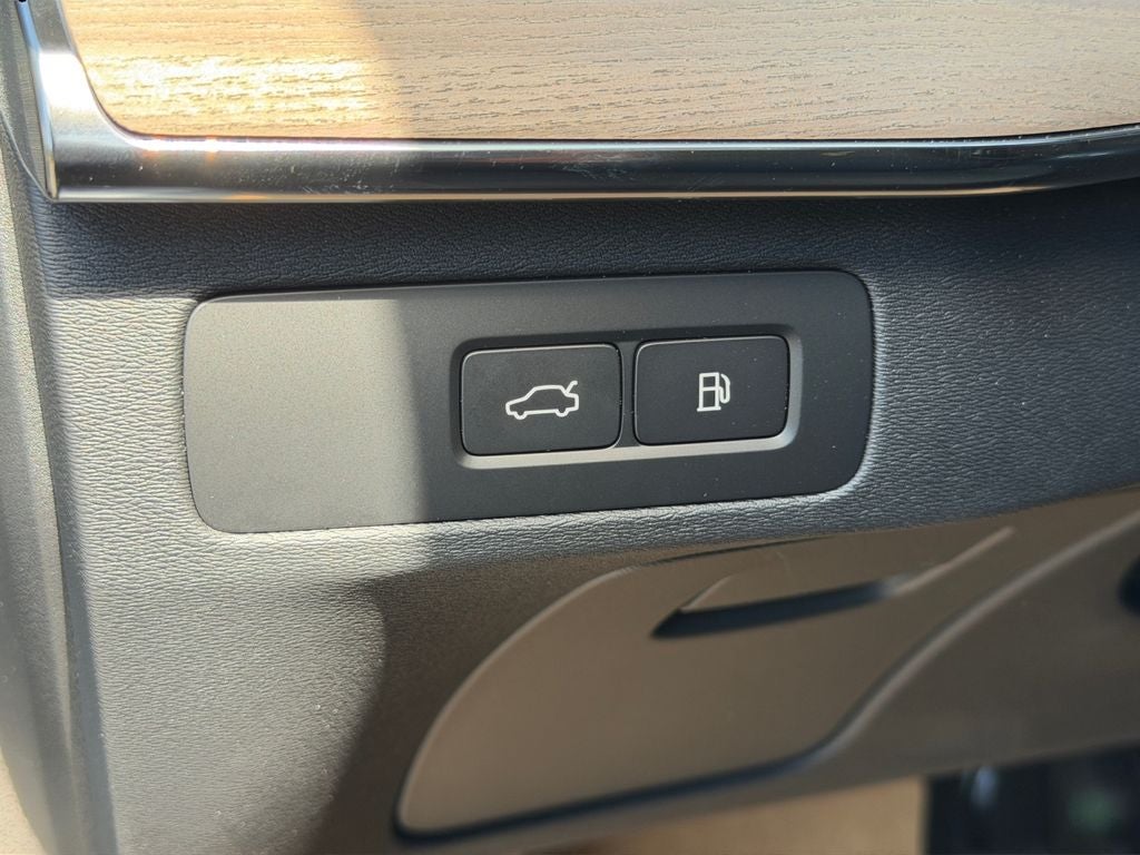 2026 Volvo XC90 Plug-In Hybrid T8 Plus 7 Passenger