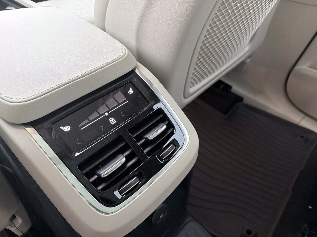 2025 Volvo XC90 Plug-In Hybrid T8 Ultra 7 Passenger
