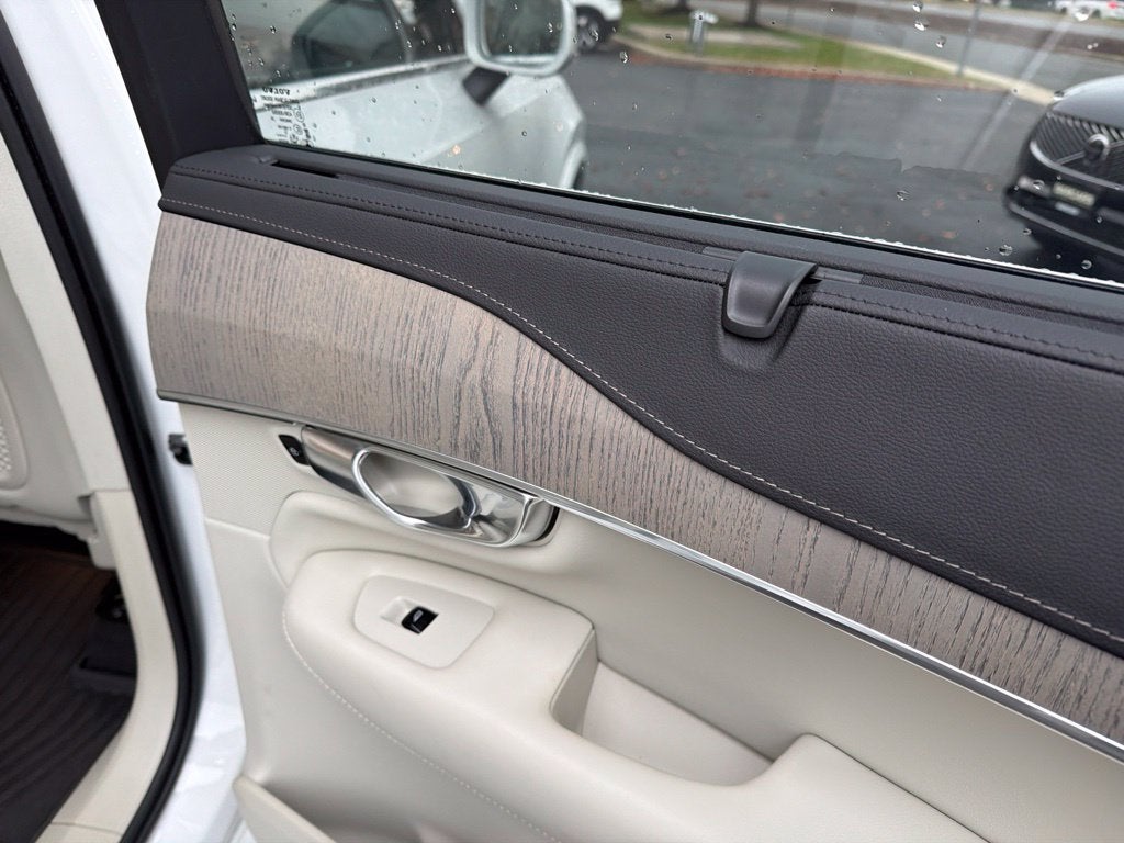 2025 Volvo XC90 Plug-In Hybrid T8 Ultra 7 Passenger