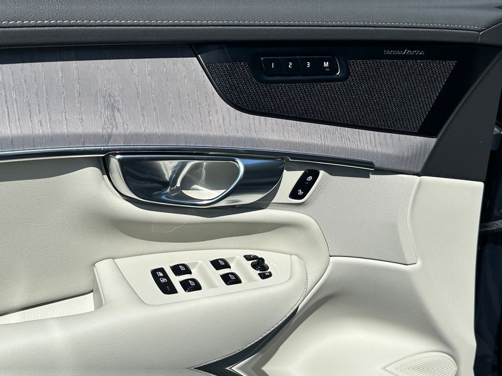 2026 Volvo XC90 Plug-In Hybrid T8 Ultra 7 Passenger