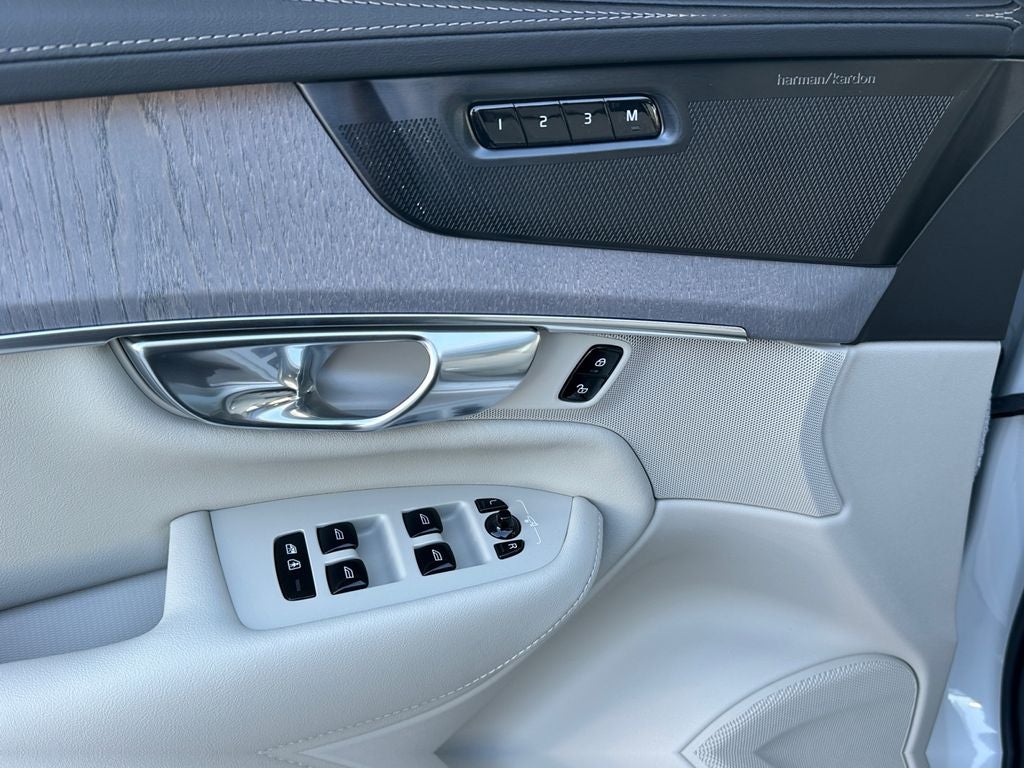 2026 Volvo XC90 Plug-In Hybrid T8 Ultra