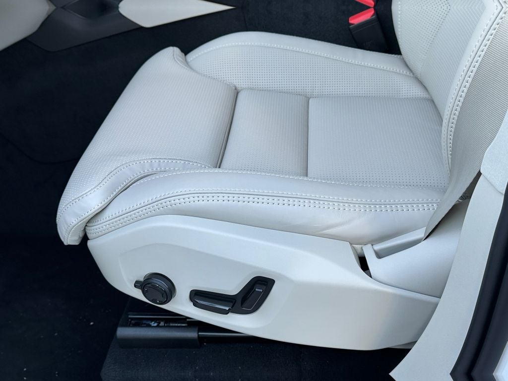 2026 Volvo XC90 Plug-In Hybrid T8 Ultra