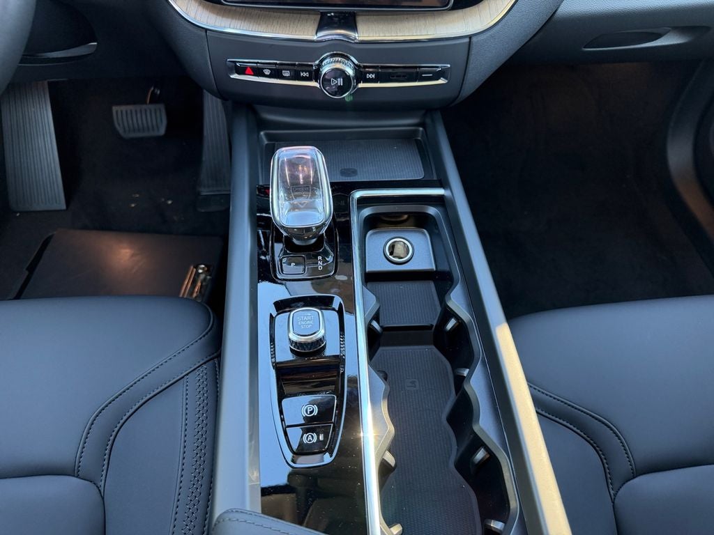 2026 Volvo XC60 Plug-In Hybrid T8 Plus