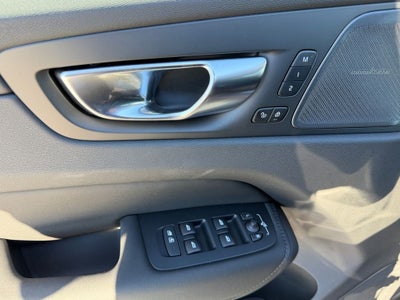 2026 Volvo XC60 Plug-In Hybrid T8 Plus
