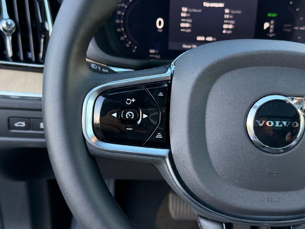 2026 Volvo XC60 Plug-In Hybrid T8 Plus
