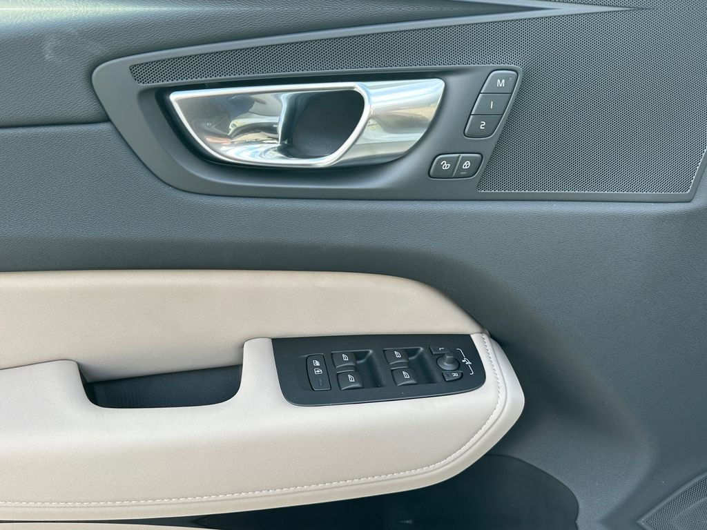 2026 Volvo XC60 Plug-In Hybrid T8 Plus