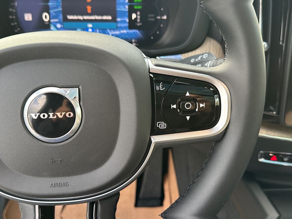 2026 Volvo XC60 Plug-In Hybrid T8 Plus