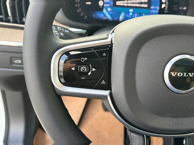 2026 Volvo XC60 Plug-In Hybrid T8 Plus