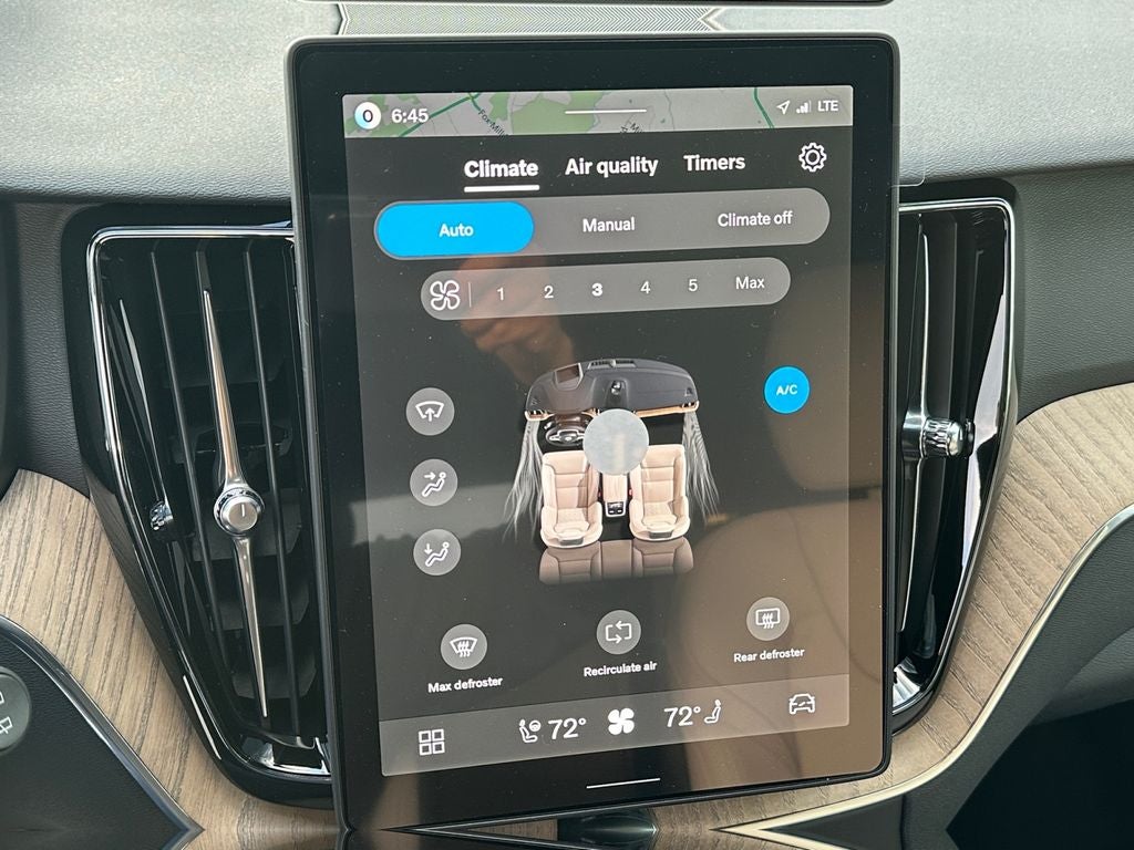 2026 Volvo XC60 Plug-In Hybrid T8 Plus