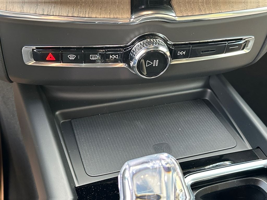 2026 Volvo XC60 Plug-In Hybrid T8 Plus
