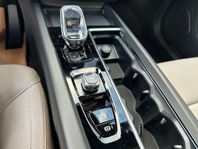 2026 Volvo XC60 Plug-In Hybrid T8 Plus