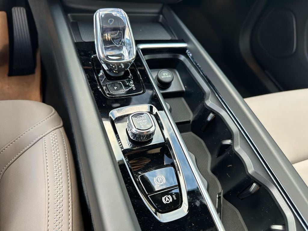 2026 Volvo XC60 Plug-In Hybrid T8 Plus