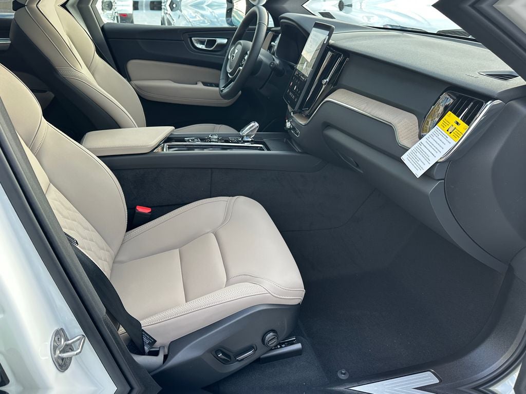 2026 Volvo XC60 Plug-In Hybrid T8 Plus