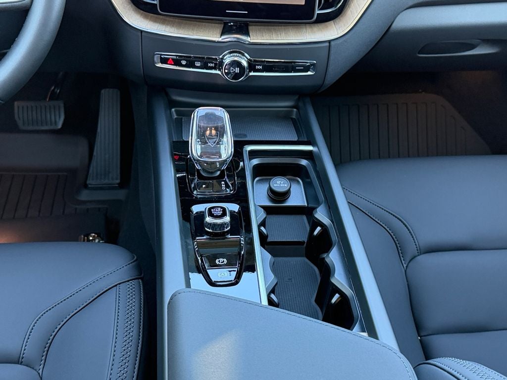 2026 Volvo XC60 Plug-In Hybrid T8 Plus