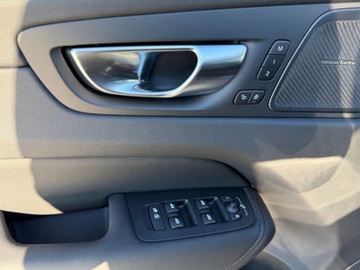 2026 Volvo XC60 Plug-In Hybrid T8 Plus