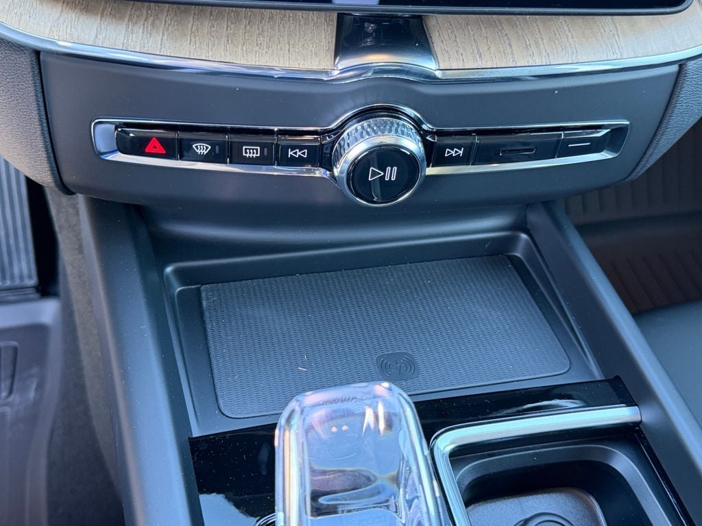2026 Volvo XC60 Plug-In Hybrid T8 Plus