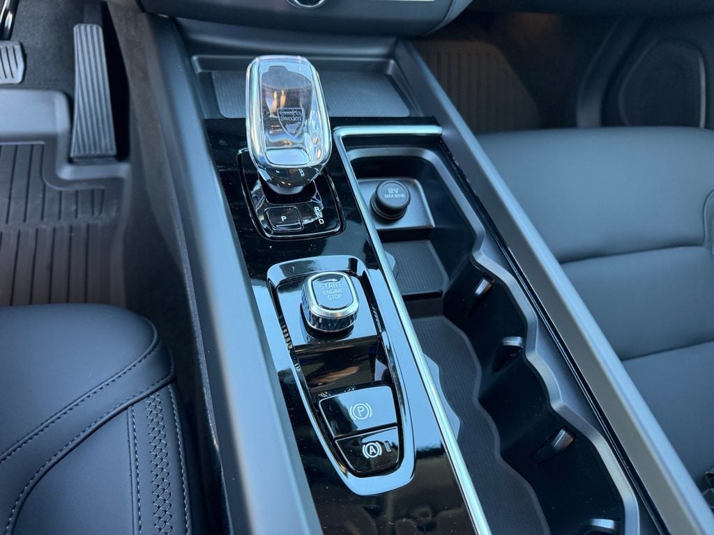2026 Volvo XC60 Plug-In Hybrid T8 Plus