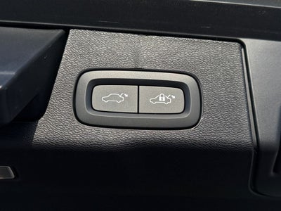 2026 Volvo XC60 Plug-In Hybrid T8 Plus