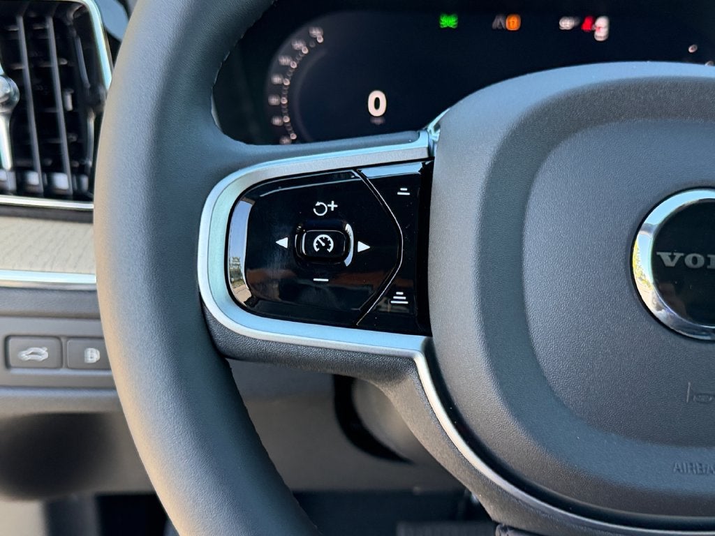 2026 Volvo XC60 Plug-In Hybrid T8 Plus