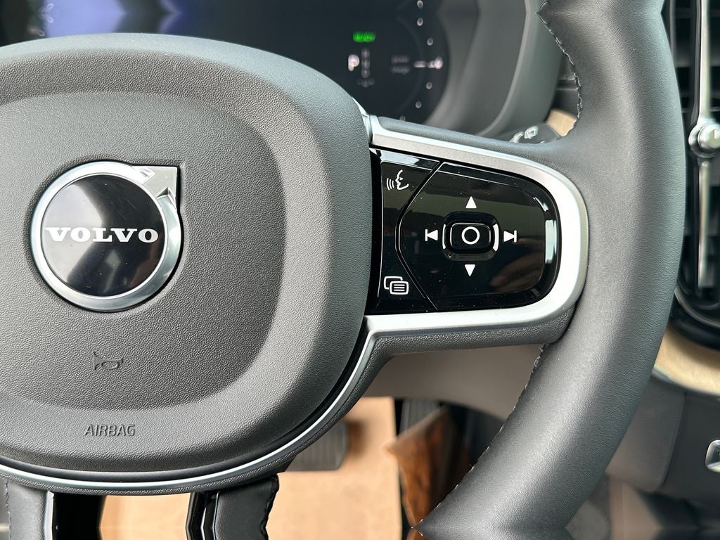2026 Volvo XC60 Plug-In Hybrid T8 Ultra