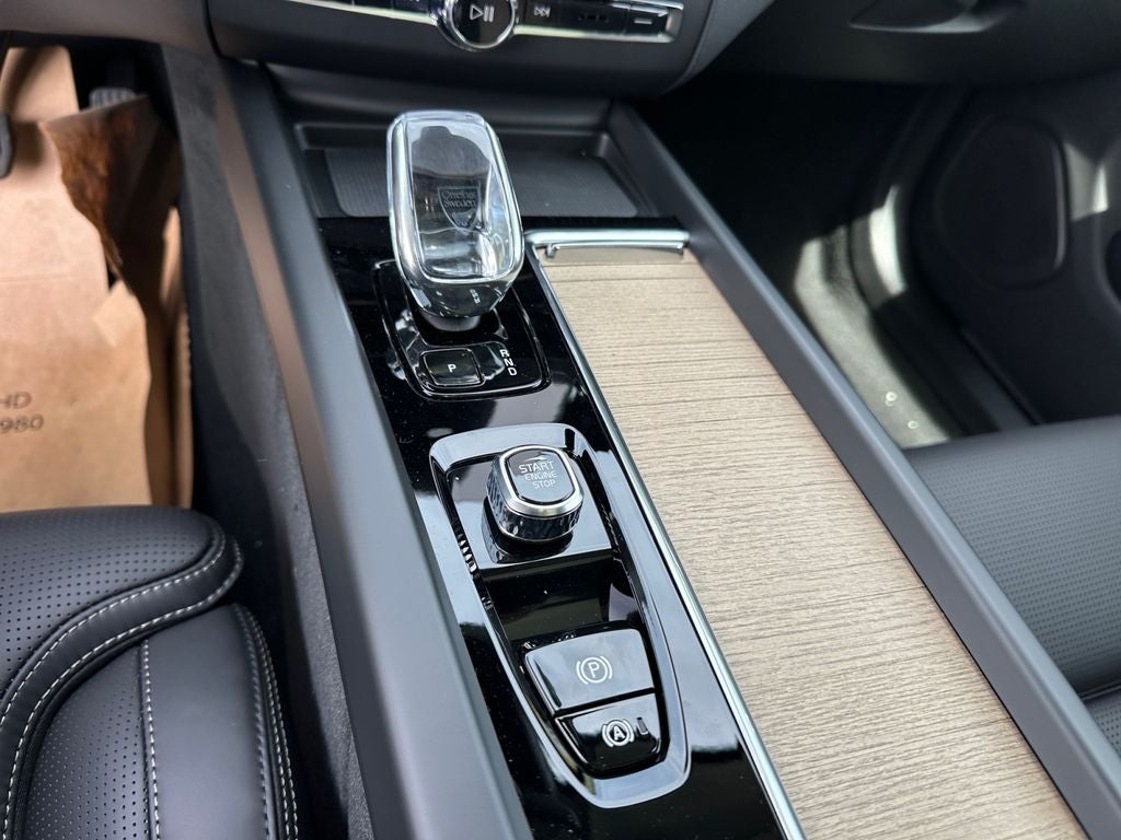 2026 Volvo XC60 Plug-In Hybrid T8 Ultra