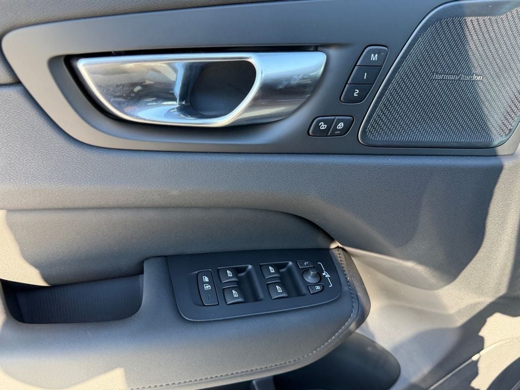 2026 Volvo XC60 Plug-In Hybrid T8 Ultra