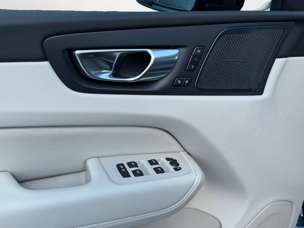 2026 Volvo XC60 Plug-In Hybrid T8 Ultra
