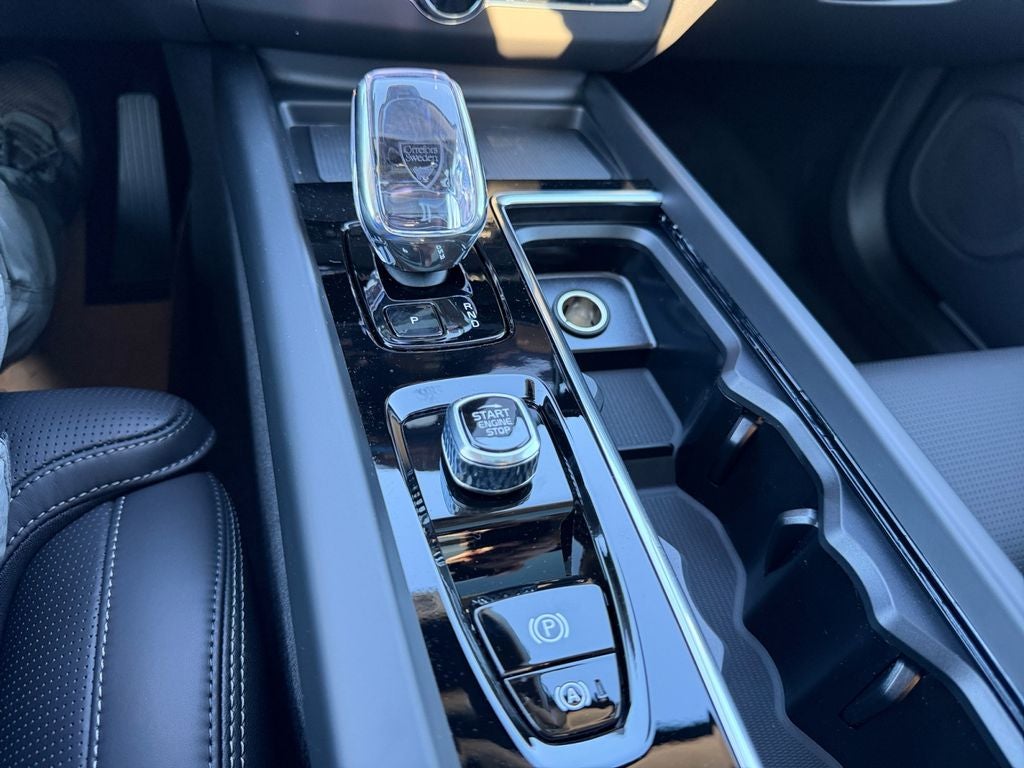 2026 Volvo XC60 Plug-In Hybrid T8 Ultra
