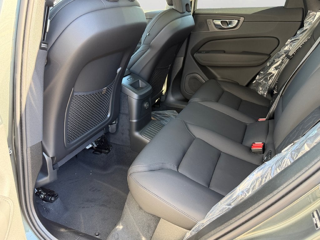 2027 Volvo XC60 Plug-In Hybrid T8 Plus