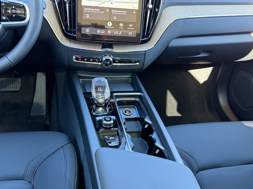 2027 Volvo XC60 Plug-In Hybrid T8 Plus