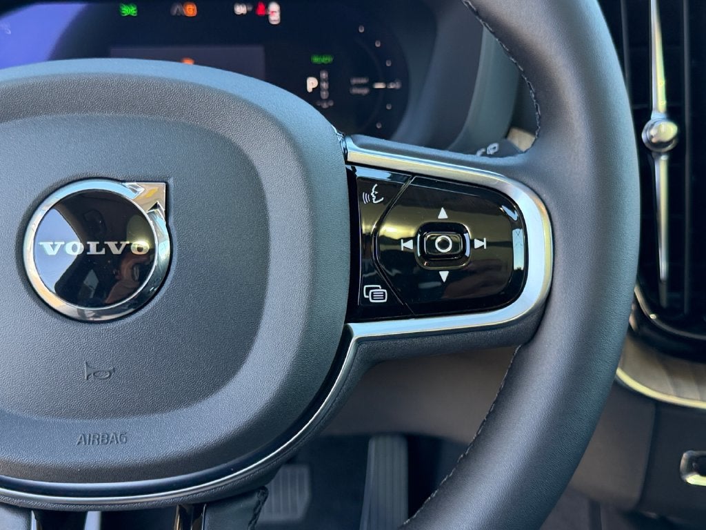 2027 Volvo XC60 Plug-In Hybrid T8 Plus