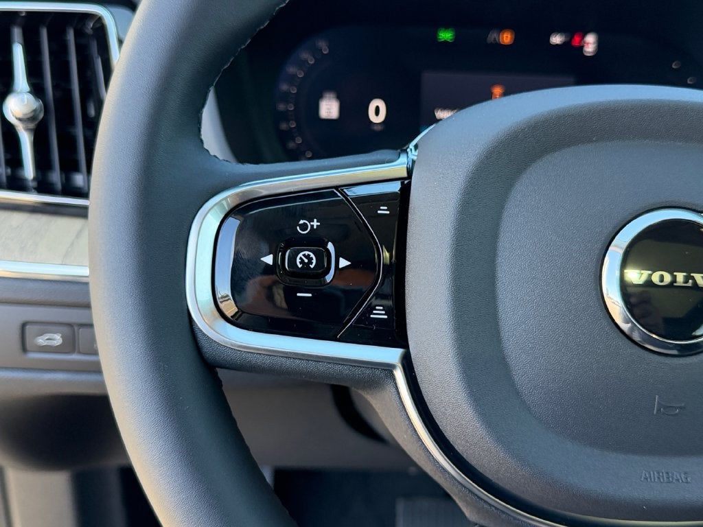 2027 Volvo XC60 Plug-In Hybrid T8 Plus