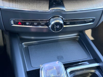 2027 Volvo XC60 Plug-In Hybrid T8 Plus