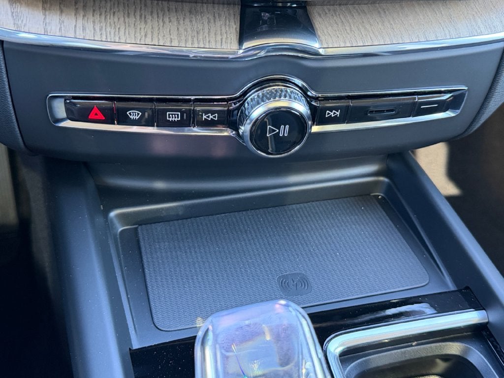 2027 Volvo XC60 Plug-In Hybrid T8 Plus
