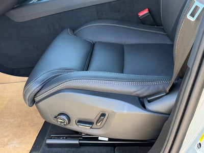 2027 Volvo XC60 Plug-In Hybrid T8 Ultra Black Edition